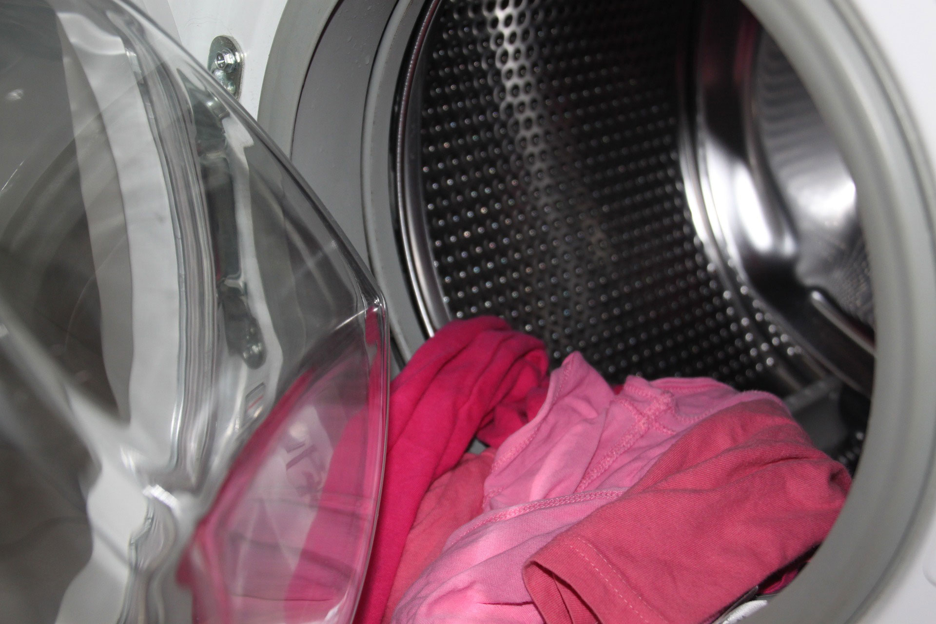 Can washing machine damage clothes